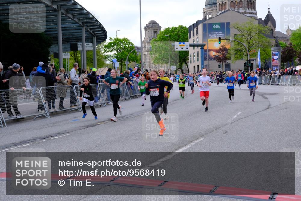 25.04.2026 - Das Zehntel Tim E. http://msf.ph/oto/9568419 25.04.2026 08:53:28 Ziel 1053, 1180, 1248, 1260, 1298, 1569, 1574, 1700, 1728, 1899, 2051, 2052, 2055, 2064, 2067, 2079, 2118, 2277, 2316, 2442, 2469, 2496, 2524, 2681, 2727, 2824, 2825, 2897, 3090, 3298, 3308, 3501, 3539, 3988, 4031 meine-sportfotos.de