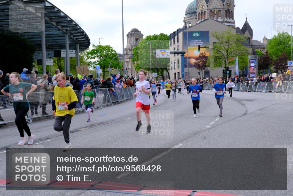25.04.2026 - Das Zehntel Tim E. http://msf.ph/oto/9568428 25.04.2026 08:53:30 Ziel 1053, 1248, 1260, 1298, 1574, 1700, 1728, 1881, 1899, 2051, 2052, 2055, 2064, 2067, 2079, 2156, 2277, 2316, 2496, 2524, 2681, 2727, 2768, 2824, 2825, 2897, 3090, 3243, 3298, 3308, 3562, 3988, 4031 meine-sportfotos.de