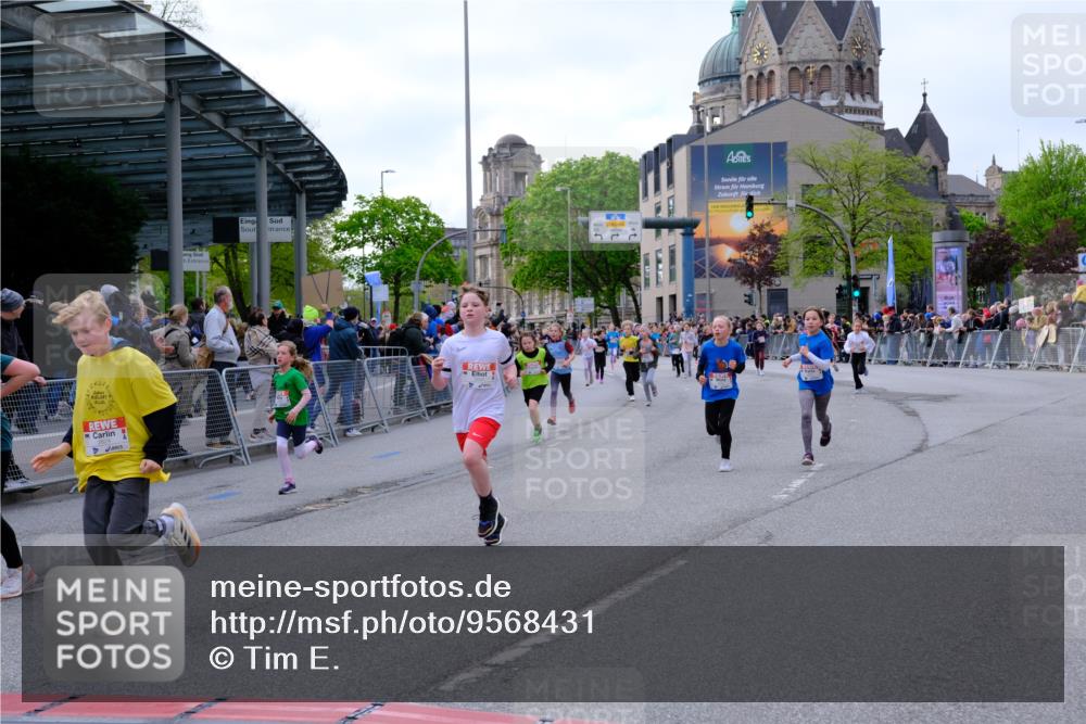 25.04.2026 - Das Zehntel Tim E. http://msf.ph/oto/9568431 25.04.2026 08:53:30 Ziel 1053, 1248, 1260, 1298, 1574, 1700, 1728, 1881, 1899, 2051, 2052, 2055, 2064, 2067, 2079, 2156, 2277, 2316, 2496, 2524, 2681, 2727, 2768, 2824, 2825, 2897, 3090, 3243, 3298, 3308, 3562, 3988, 4031 meine-sportfotos.de