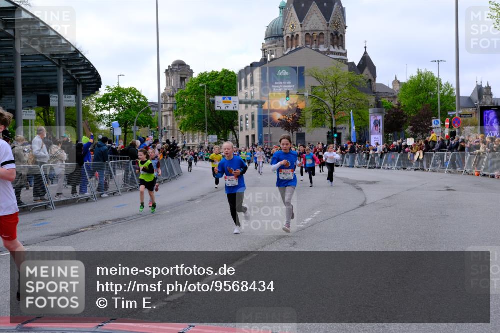 25.04.2026 - Das Zehntel Tim E. http://msf.ph/oto/9568434 25.04.2026 08:53:31 Ziel 1053, 1248, 1260, 1298, 1700, 1728, 1881, 1899, 2051, 2052, 2055, 2064, 2067, 2156, 2277, 2316, 2496, 2524, 2681, 2727, 2768, 2824, 2825, 2897, 3090, 3243, 3298, 3308, 3562, 3988, 4031 meine-sportfotos.de