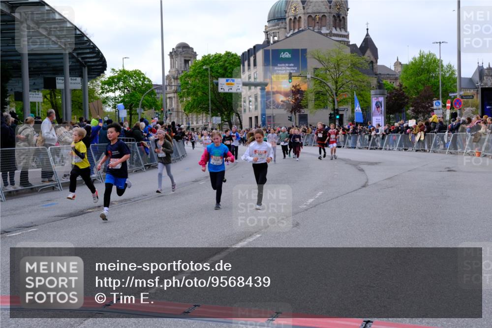 25.04.2026 - Das Zehntel Tim E. http://msf.ph/oto/9568439 25.04.2026 08:53:34 Ziel 1049, 1053, 1248, 1260, 1700, 1728, 1881, 2051, 2055, 2064, 2067, 2156, 2277, 2316, 2768, 2824, 3243, 3562, 3988 meine-sportfotos.de