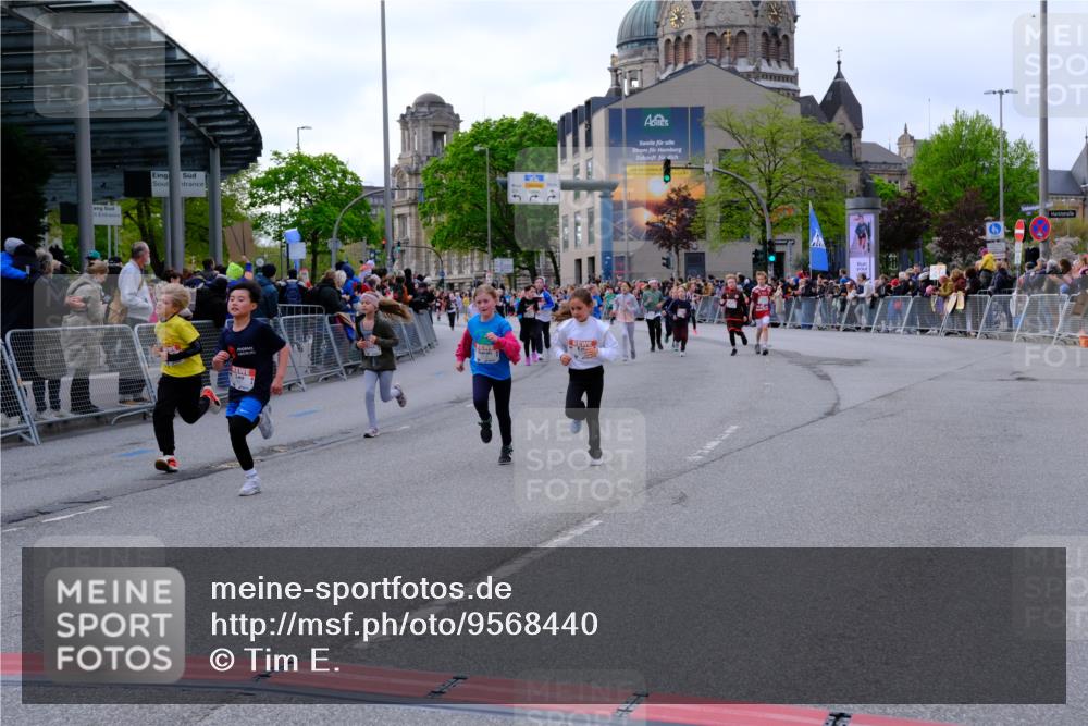 25.04.2026 - Das Zehntel Tim E. http://msf.ph/oto/9568440 25.04.2026 08:53:34 Ziel 1049, 1053, 1248, 1260, 1700, 1728, 1881, 2051, 2055, 2064, 2067, 2156, 2277, 2316, 2768, 2824, 3243, 3562, 3988 meine-sportfotos.de