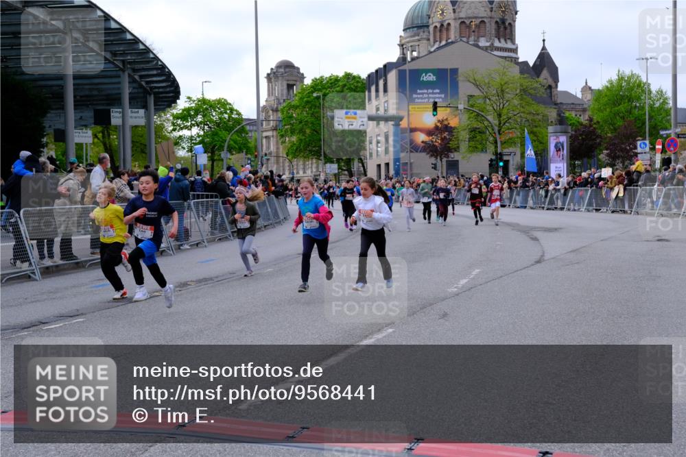 25.04.2026 - Das Zehntel Tim E. http://msf.ph/oto/9568441 25.04.2026 08:53:34 Ziel 1049, 1053, 1248, 1260, 1700, 1728, 1881, 2051, 2055, 2064, 2067, 2156, 2277, 2316, 2768, 2824, 3243, 3562, 3988 meine-sportfotos.de