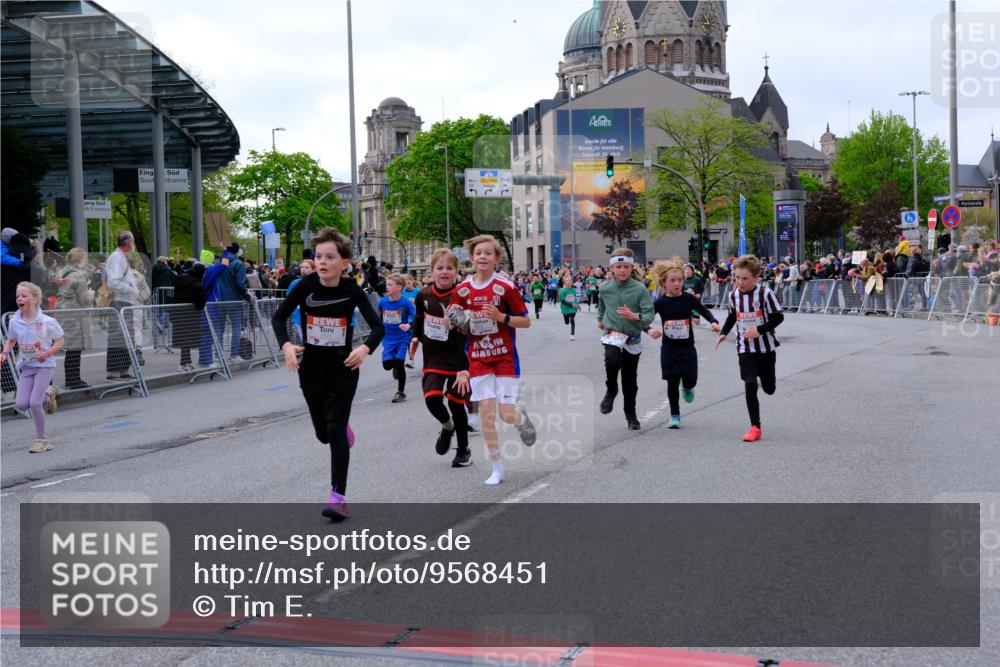 25.04.2026 - Das Zehntel Tim E. http://msf.ph/oto/9568451 25.04.2026 08:53:40 Ziel 1049, 1053, 1323, 1766, 1768, 1773, 1881, 2004, 2011, 2017, 2019, 2025, 2156, 2768, 2912, 3183, 3243, 3562, 3578, 3677, 3834, 3836, 3845, 3852 meine-sportfotos.de