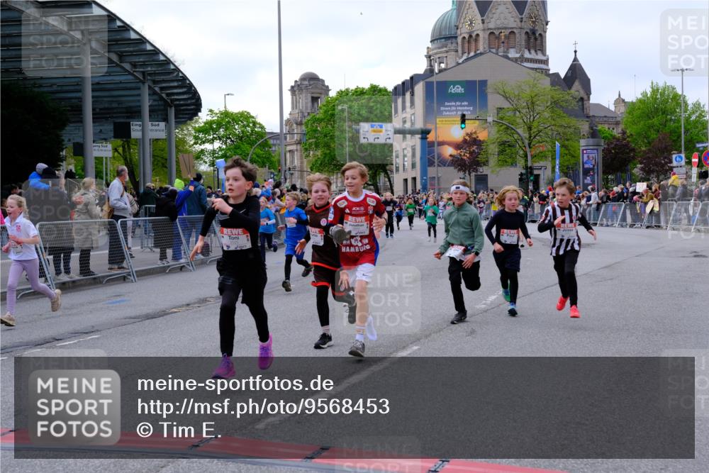 25.04.2026 - Das Zehntel Tim E. http://msf.ph/oto/9568453 25.04.2026 08:53:40 Ziel 1049, 1053, 1323, 1766, 1768, 1773, 1881, 2004, 2011, 2017, 2019, 2025, 2156, 2768, 2912, 3183, 3243, 3562, 3578, 3677, 3834, 3836, 3845, 3852 meine-sportfotos.de