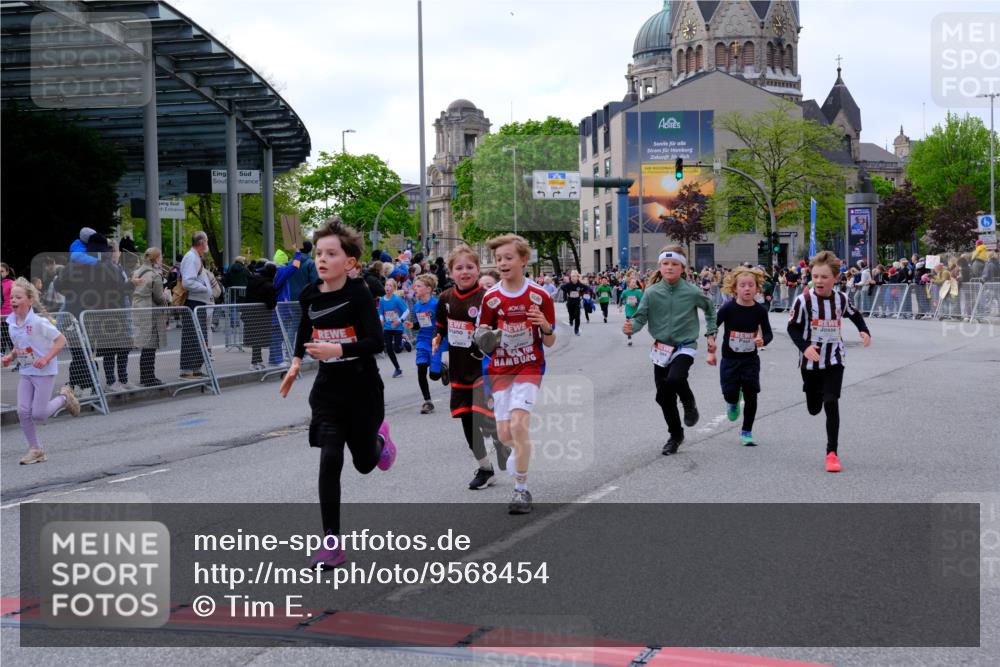 25.04.2026 - Das Zehntel Tim E. http://msf.ph/oto/9568454 25.04.2026 08:53:41 Ziel 1049, 1323, 1766, 1768, 1773, 1881, 2004, 2011, 2017, 2019, 2025, 2156, 2411, 2768, 2912, 3183, 3243, 3562, 3578, 3677, 3834, 3836, 3845, 3852 meine-sportfotos.de