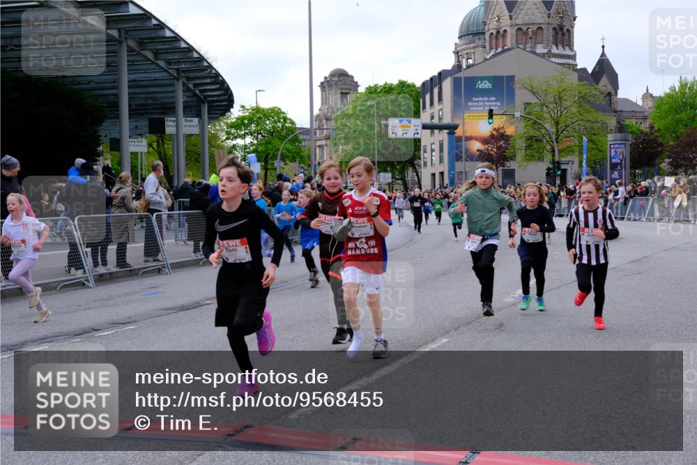 25.04.2026 - Das Zehntel Tim E. http://msf.ph/oto/9568455 25.04.2026 08:53:41 Ziel 1049, 1323, 1766, 1768, 1773, 1881, 2004, 2011, 2017, 2019, 2025, 2156, 2411, 2768, 2912, 3183, 3243, 3562, 3578, 3677, 3834, 3836, 3845, 3852 meine-sportfotos.de