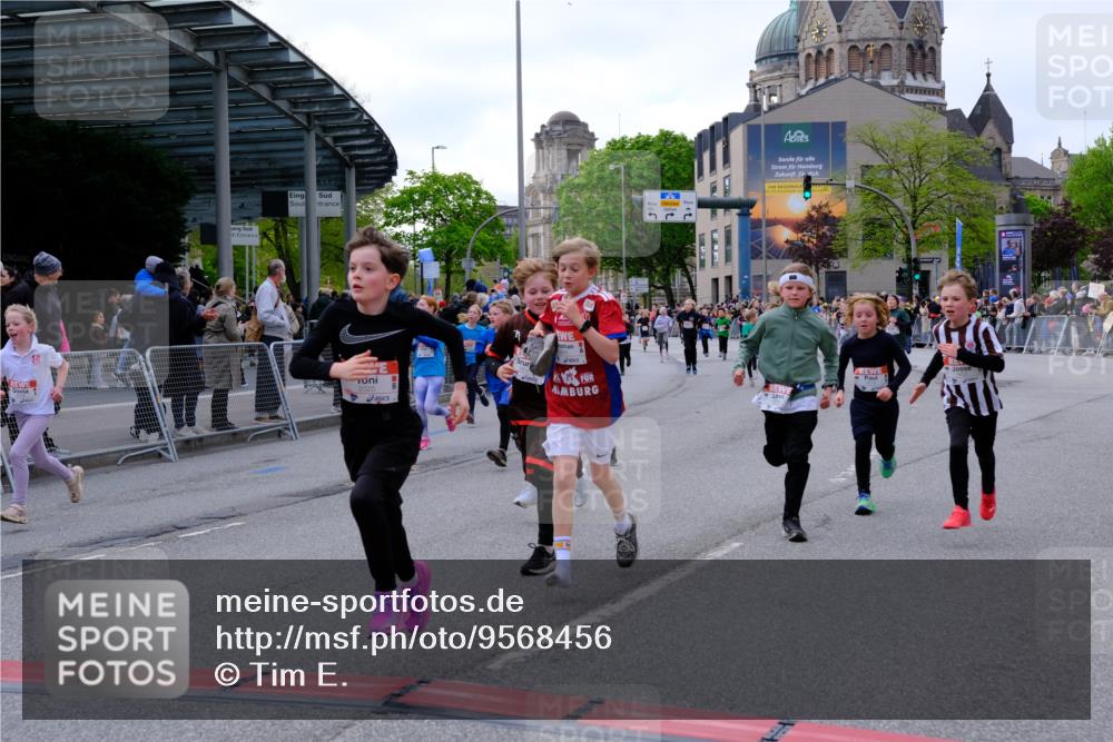 25.04.2026 - Das Zehntel Tim E. http://msf.ph/oto/9568456 25.04.2026 08:53:41 Ziel 1049, 1323, 1766, 1768, 1773, 1881, 2004, 2011, 2017, 2019, 2025, 2156, 2411, 2768, 2912, 3183, 3243, 3562, 3578, 3677, 3834, 3836, 3845, 3852 meine-sportfotos.de