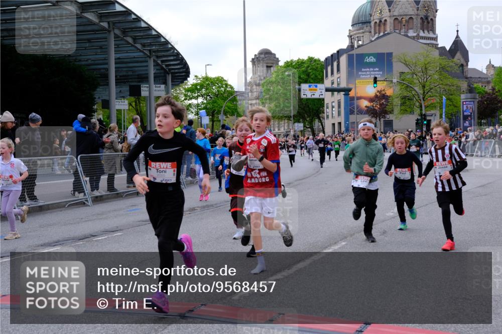 25.04.2026 - Das Zehntel Tim E. http://msf.ph/oto/9568457 25.04.2026 08:53:41 Ziel 1049, 1323, 1766, 1768, 1773, 1881, 2004, 2011, 2017, 2019, 2025, 2156, 2411, 2768, 2912, 3183, 3243, 3562, 3578, 3677, 3834, 3836, 3845, 3852 meine-sportfotos.de