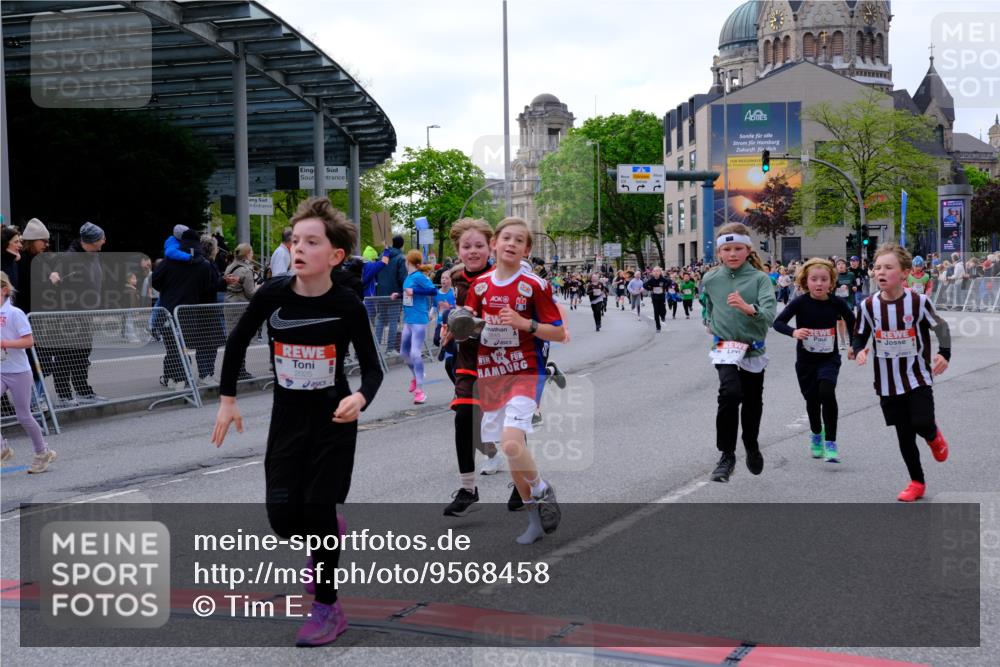 25.04.2026 - Das Zehntel Tim E. http://msf.ph/oto/9568458 25.04.2026 08:53:41 Ziel 1049, 1323, 1766, 1768, 1773, 1881, 2004, 2011, 2017, 2019, 2025, 2156, 2411, 2768, 2912, 3183, 3243, 3562, 3578, 3677, 3834, 3836, 3845, 3852 meine-sportfotos.de