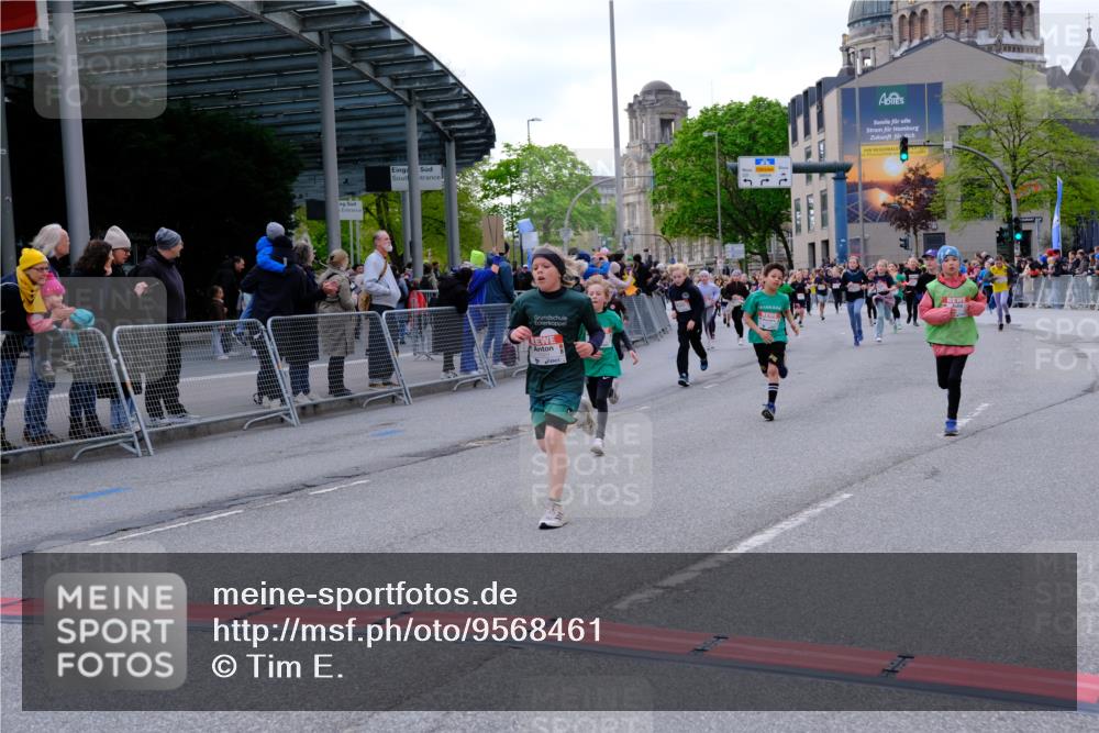 25.04.2026 - Das Zehntel Tim E. http://msf.ph/oto/9568461 25.04.2026 08:53:45 Ziel 1323, 1707, 1766, 1768, 1773, 2004, 2011, 2016, 2017, 2019, 2025, 2031, 2404, 2411, 2912, 3183, 3312, 3413, 3426, 3433, 3578, 3632, 3677, 3834, 3836, 3845, 3852 meine-sportfotos.de