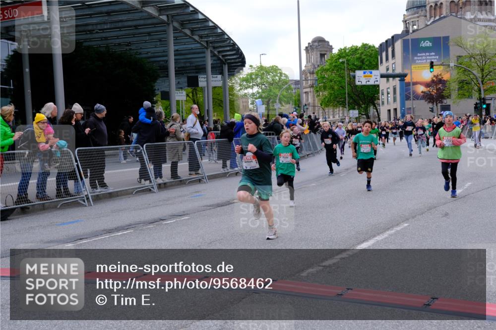 25.04.2026 - Das Zehntel Tim E. http://msf.ph/oto/9568462 25.04.2026 08:53:45 Ziel 1323, 1707, 1766, 1768, 1773, 2004, 2011, 2016, 2017, 2019, 2025, 2031, 2404, 2411, 2912, 3183, 3312, 3413, 3426, 3433, 3578, 3632, 3677, 3834, 3836, 3845, 3852 meine-sportfotos.de