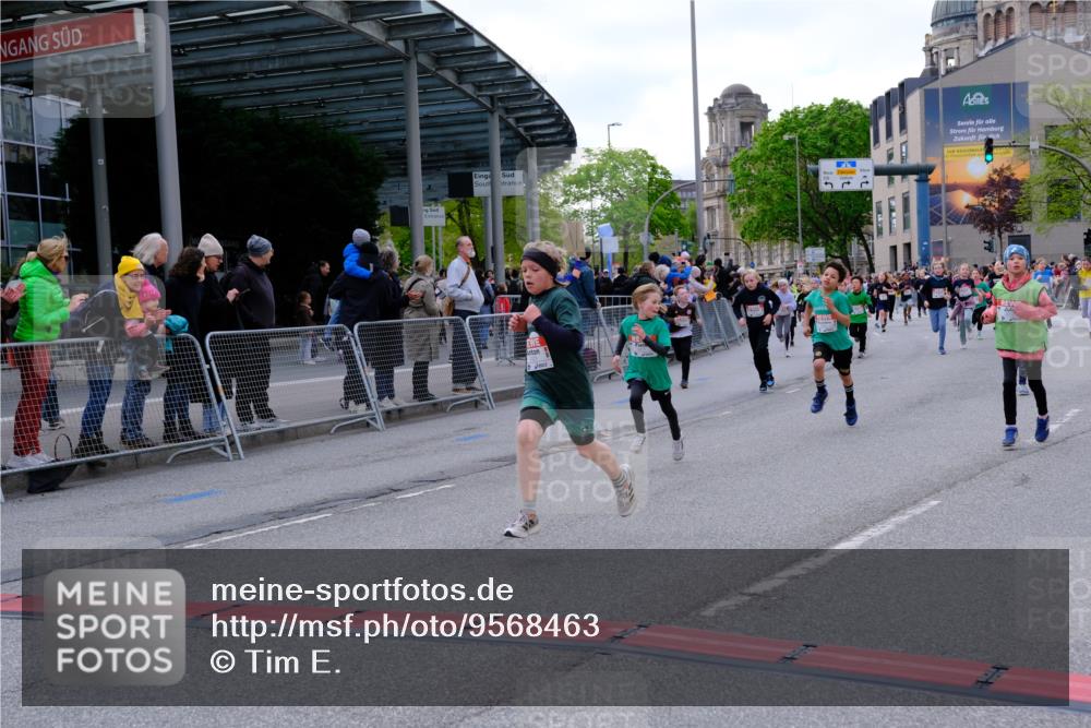 25.04.2026 - Das Zehntel Tim E. http://msf.ph/oto/9568463 25.04.2026 08:53:45 Ziel 1323, 1707, 1766, 1768, 1773, 2004, 2011, 2016, 2017, 2019, 2025, 2031, 2404, 2411, 2912, 3183, 3312, 3413, 3426, 3433, 3578, 3632, 3677, 3834, 3836, 3845, 3852 meine-sportfotos.de