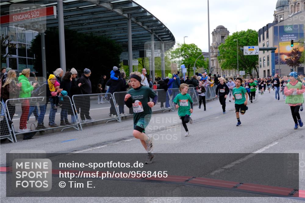 25.04.2026 - Das Zehntel Tim E. http://msf.ph/oto/9568465 25.04.2026 08:53:45 Ziel 1323, 1707, 1766, 1768, 1773, 2004, 2011, 2016, 2017, 2019, 2025, 2031, 2404, 2411, 2912, 3183, 3312, 3413, 3426, 3433, 3578, 3632, 3677, 3834, 3836, 3845, 3852 meine-sportfotos.de