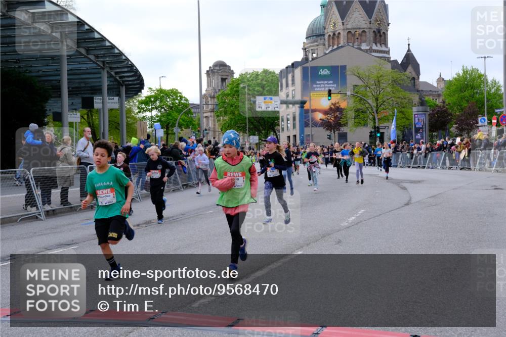 25.04.2026 - Das Zehntel Tim E. http://msf.ph/oto/9568470 25.04.2026 08:53:47 Ziel 1323, 1693, 1707, 1766, 1768, 1773, 2004, 2011, 2016, 2017, 2019, 2025, 2031, 2404, 2411, 2481, 2912, 2954, 3183, 3312, 3413, 3426, 3433, 3578, 3629, 3632, 3634, 3677, 3834, 3836, 3845, 3852 meine-sportfotos.de