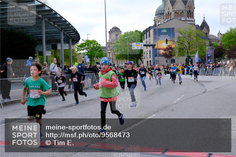 25.04.2026 - Das Zehntel Tim E. http://msf.ph/oto/9568473 25.04.2026 08:53:47 Ziel 1323, 1693, 1707, 1766, 1768, 1773, 2004, 2011, 2016, 2017, 2019, 2025, 2031, 2404, 2411, 2481, 2912, 2954, 3183, 3312, 3413, 3426, 3433, 3578, 3629, 3632, 3634, 3677, 3834, 3836, 3845, 3852 meine-sportfotos.de
