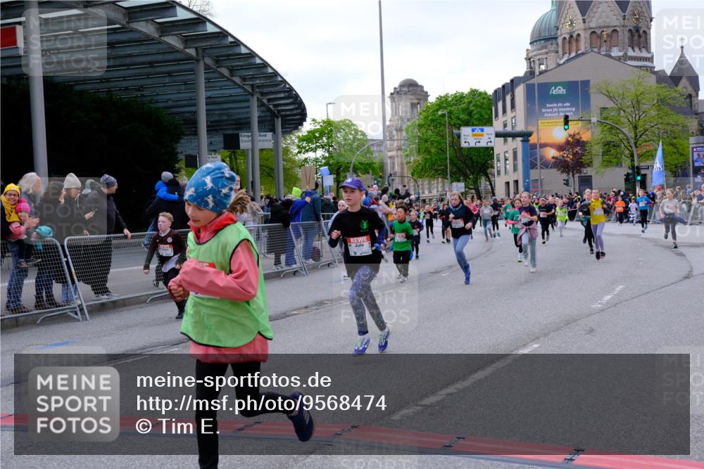 25.04.2026 - Das Zehntel Tim E. http://msf.ph/oto/9568474 25.04.2026 08:53:48 Ziel 1323, 1693, 1707, 1766, 1768, 1773, 2004, 2011, 2016, 2017, 2019, 2025, 2031, 2404, 2411, 2481, 2912, 2954, 3015, 3183, 3312, 3413, 3426, 3433, 3578, 3629, 3632, 3634, 3834, 3845, 3852 meine-sportfotos.de
