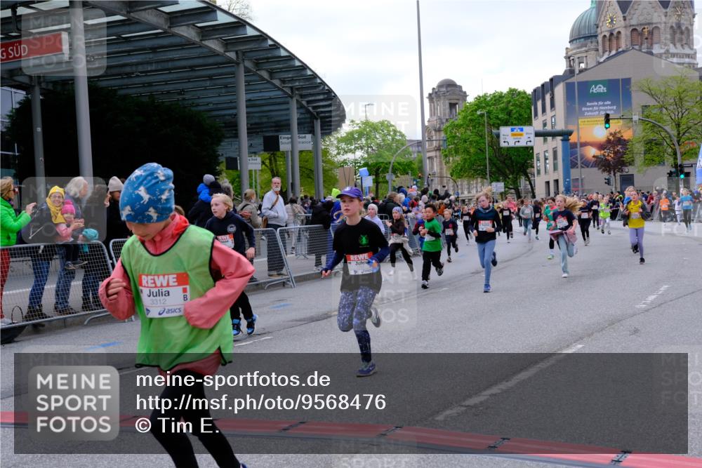 25.04.2026 - Das Zehntel Tim E. http://msf.ph/oto/9568476 25.04.2026 08:53:48 Ziel 1323, 1693, 1707, 1766, 1768, 1773, 2004, 2011, 2016, 2017, 2019, 2025, 2031, 2404, 2411, 2481, 2912, 2954, 3015, 3183, 3312, 3413, 3426, 3433, 3578, 3629, 3632, 3634, 3834, 3845, 3852 meine-sportfotos.de