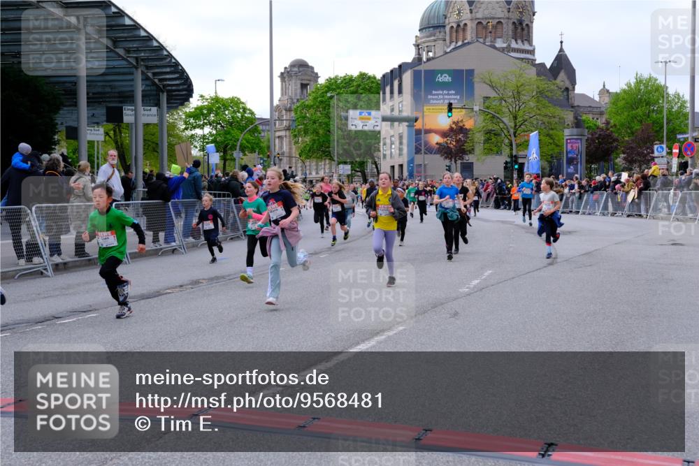 25.04.2026 - Das Zehntel Tim E. http://msf.ph/oto/9568481 25.04.2026 08:53:50 Ziel 1323, 1693, 1707, 1766, 1768, 1773, 1783, 1784, 1790, 1796, 2016, 2031, 2208, 2404, 2411, 2481, 2912, 2954, 3015, 3119, 3183, 3192, 3312, 3413, 3426, 3433, 3629, 3632, 3634, 3667, 3669, 3676 meine-sportfotos.de