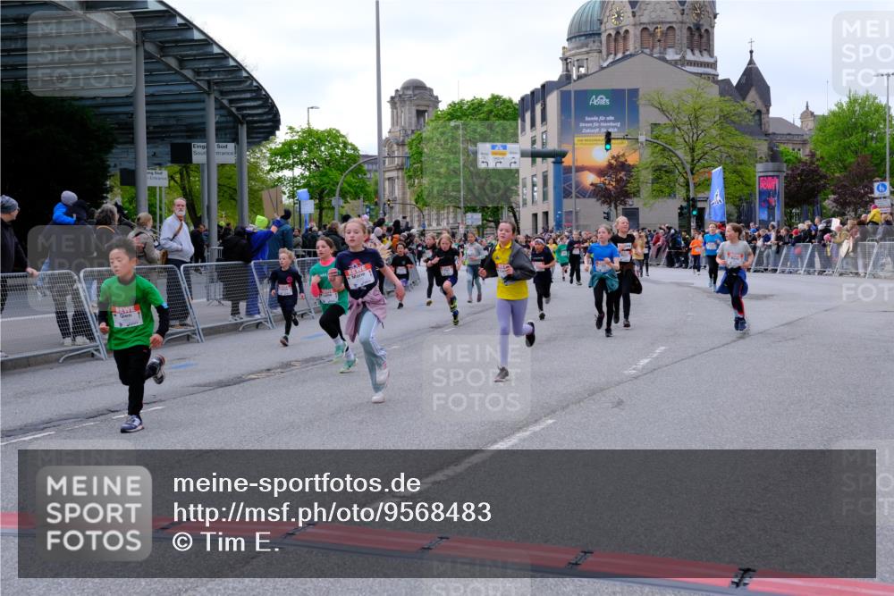 25.04.2026 - Das Zehntel Tim E. http://msf.ph/oto/9568483 25.04.2026 08:53:50 Ziel 1323, 1693, 1707, 1766, 1768, 1773, 1783, 1784, 1790, 1796, 2016, 2031, 2208, 2404, 2411, 2481, 2912, 2954, 3015, 3119, 3183, 3192, 3312, 3413, 3426, 3433, 3629, 3632, 3634, 3667, 3669, 3676 meine-sportfotos.de