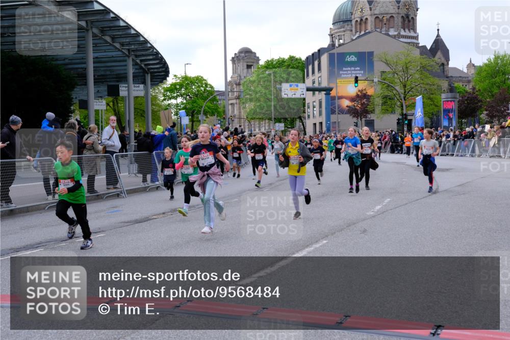 25.04.2026 - Das Zehntel Tim E. http://msf.ph/oto/9568484 25.04.2026 08:53:50 Ziel 1323, 1693, 1707, 1766, 1768, 1773, 1783, 1784, 1790, 1796, 2016, 2031, 2208, 2404, 2411, 2481, 2912, 2954, 3015, 3119, 3183, 3192, 3312, 3413, 3426, 3433, 3629, 3632, 3634, 3667, 3669, 3676 meine-sportfotos.de