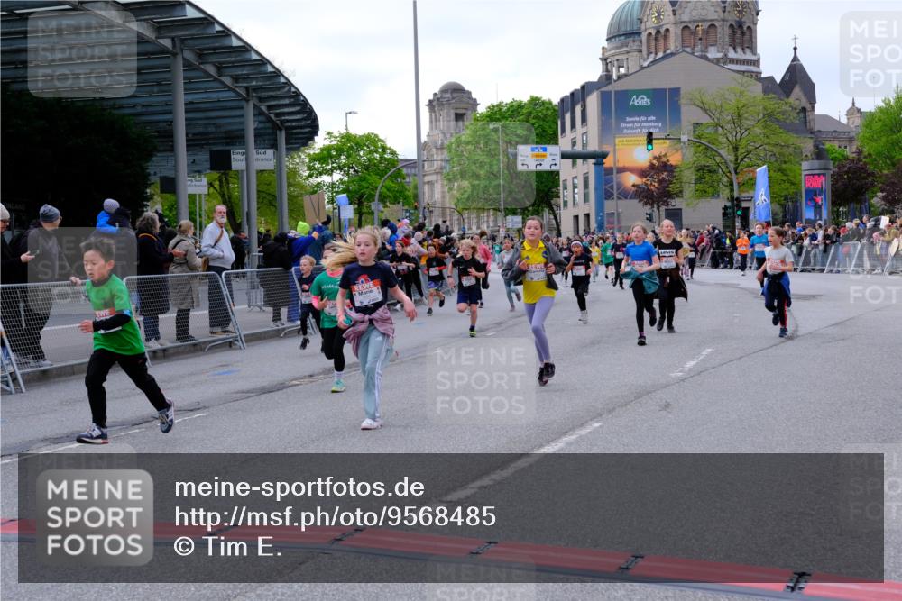 25.04.2026 - Das Zehntel Tim E. http://msf.ph/oto/9568485 25.04.2026 08:53:50 Ziel 1323, 1693, 1707, 1766, 1768, 1773, 1783, 1784, 1790, 1796, 2016, 2031, 2208, 2404, 2411, 2481, 2912, 2954, 3015, 3119, 3183, 3192, 3312, 3413, 3426, 3433, 3629, 3632, 3634, 3667, 3669, 3676 meine-sportfotos.de