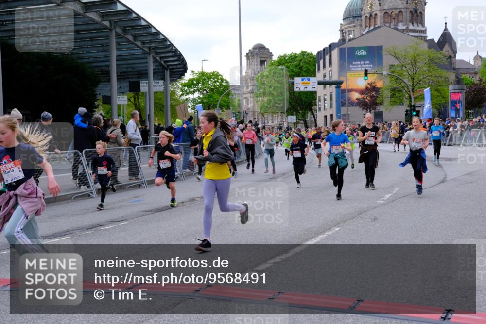 25.04.2026 - Das Zehntel Tim E. http://msf.ph/oto/9568491 25.04.2026 08:53:51 Ziel 1323, 1693, 1707, 1766, 1768, 1773, 1783, 1784, 1790, 1796, 2016, 2031, 2208, 2404, 2411, 2481, 2944, 2954, 3015, 3119, 3192, 3312, 3392, 3413, 3426, 3433, 3629, 3632, 3634, 3667, 3669, 3676 meine-sportfotos.de