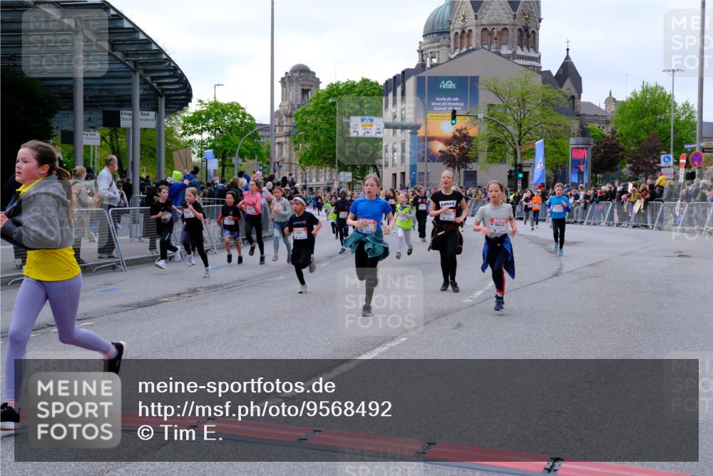 25.04.2026 - Das Zehntel Tim E. http://msf.ph/oto/9568492 25.04.2026 08:53:52 Ziel 1323, 1693, 1707, 1783, 1784, 1790, 1796, 2016, 2031, 2208, 2404, 2411, 2481, 2944, 2954, 3015, 3039, 3046, 3109, 3119, 3192, 3312, 3392, 3413, 3426, 3433, 3629, 3632, 3634, 3667, 3669, 3676 meine-sportfotos.de