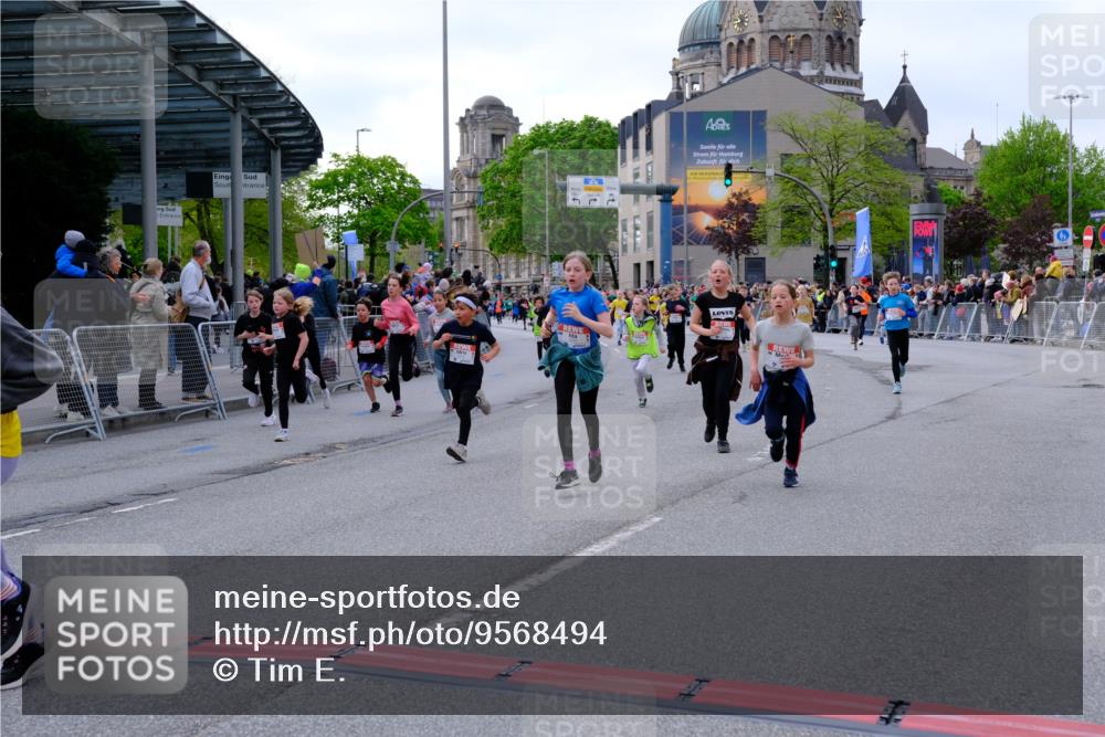 25.04.2026 - Das Zehntel Tim E. http://msf.ph/oto/9568494 25.04.2026 08:53:52 Ziel 1323, 1693, 1707, 1783, 1784, 1790, 1796, 2016, 2031, 2208, 2404, 2411, 2481, 2944, 2954, 3015, 3039, 3046, 3109, 3119, 3192, 3312, 3392, 3413, 3426, 3433, 3629, 3632, 3634, 3667, 3669, 3676 meine-sportfotos.de