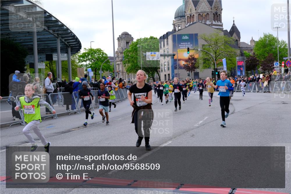 25.04.2026 - Das Zehntel Tim E. http://msf.ph/oto/9568509 25.04.2026 08:53:55 Ziel 1693, 1707, 1783, 1784, 1790, 1796, 1830, 1842, 2016, 2031, 2208, 2481, 2944, 2954, 3015, 3039, 3046, 3077, 3082, 3083, 3109, 3119, 3172, 3192, 3392, 3413, 3426, 3433, 3629, 3632, 3634, 3667, 3669, 3676, 3719 meine-sportfotos.de