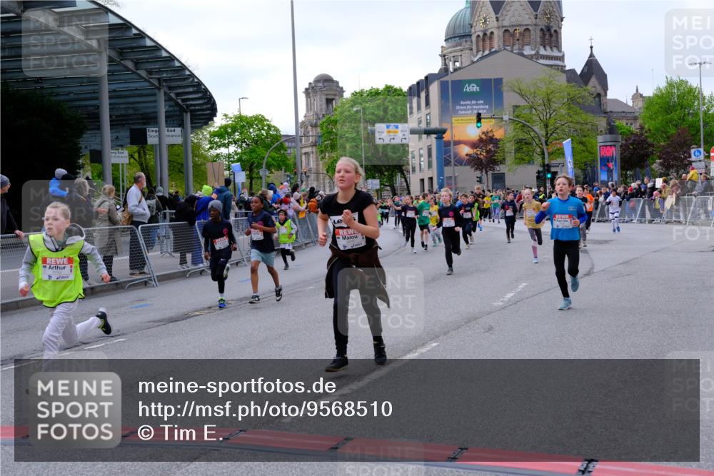 25.04.2026 - Das Zehntel Tim E. http://msf.ph/oto/9568510 25.04.2026 08:53:55 Ziel 1693, 1707, 1783, 1784, 1790, 1796, 1830, 1842, 2016, 2031, 2208, 2481, 2944, 2954, 3015, 3039, 3046, 3077, 3082, 3083, 3109, 3119, 3172, 3192, 3392, 3413, 3426, 3433, 3629, 3632, 3634, 3667, 3669, 3676, 3719 meine-sportfotos.de