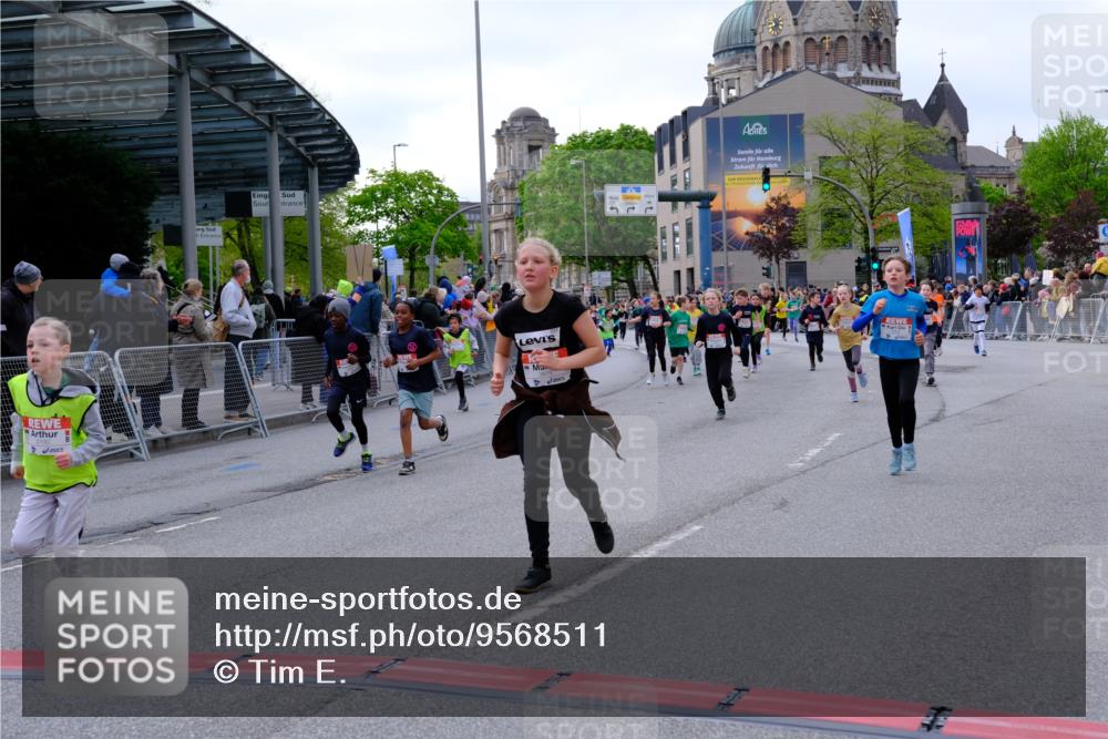 25.04.2026 - Das Zehntel Tim E. http://msf.ph/oto/9568511 25.04.2026 08:53:55 Ziel 1693, 1707, 1783, 1784, 1790, 1796, 1830, 1842, 2016, 2031, 2208, 2481, 2944, 2954, 3015, 3039, 3046, 3077, 3082, 3083, 3109, 3119, 3172, 3192, 3392, 3413, 3426, 3433, 3629, 3632, 3634, 3667, 3669, 3676, 3719 meine-sportfotos.de