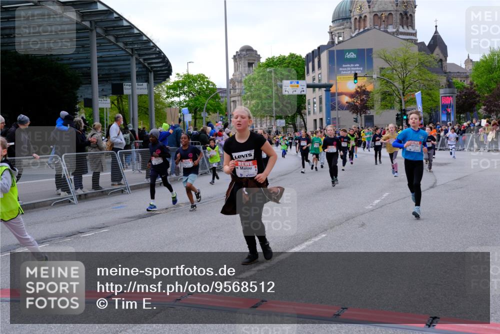 25.04.2026 - Das Zehntel Tim E. http://msf.ph/oto/9568512 25.04.2026 08:53:55 Ziel 1693, 1707, 1783, 1784, 1790, 1796, 1830, 1842, 2016, 2031, 2208, 2481, 2944, 2954, 3015, 3039, 3046, 3077, 3082, 3083, 3109, 3119, 3172, 3192, 3392, 3413, 3426, 3433, 3629, 3632, 3634, 3667, 3669, 3676, 3719 meine-sportfotos.de