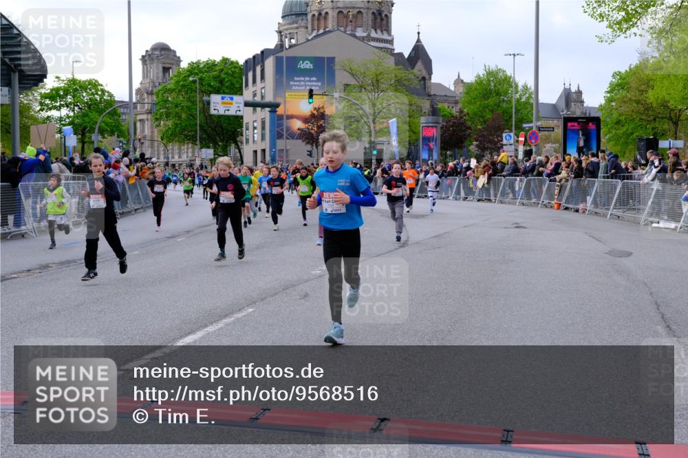 25.04.2026 - Das Zehntel Tim E. http://msf.ph/oto/9568516 25.04.2026 08:53:56 Ziel 1048, 1693, 1783, 1784, 1790, 1796, 1830, 1841, 1842, 2016, 2031, 2208, 2422, 2481, 2944, 2954, 3015, 3039, 3046, 3077, 3082, 3083, 3109, 3119, 3142, 3172, 3192, 3392, 3413, 3426, 3433, 3629, 3632, 3634, 3667, 3669, 3676, 3719, 3840 meine-sportfotos.de