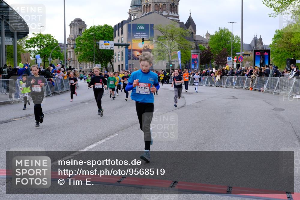 25.04.2026 - Das Zehntel Tim E. http://msf.ph/oto/9568519 25.04.2026 08:53:56 Ziel 1048, 1693, 1783, 1784, 1790, 1796, 1830, 1841, 1842, 2016, 2031, 2208, 2422, 2481, 2944, 2954, 3015, 3039, 3046, 3077, 3082, 3083, 3109, 3119, 3142, 3172, 3192, 3392, 3413, 3426, 3433, 3629, 3632, 3634, 3667, 3669, 3676, 3719, 3840 meine-sportfotos.de