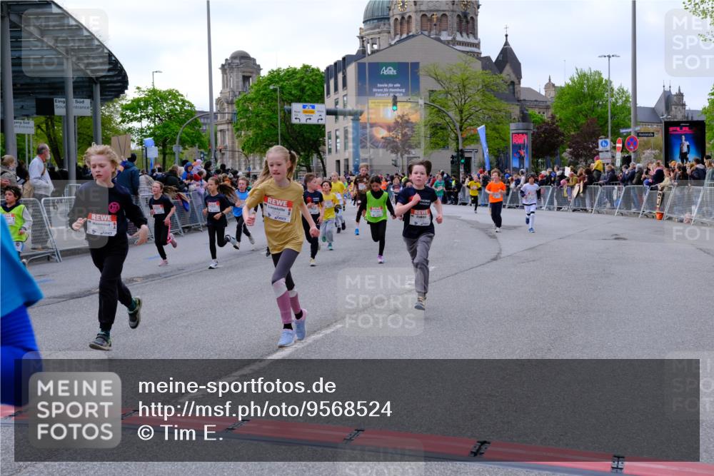 25.04.2026 - Das Zehntel Tim E. http://msf.ph/oto/9568524 25.04.2026 08:53:57 Ziel 1048, 1693, 1783, 1784, 1790, 1796, 1830, 1841, 1842, 2208, 2422, 2481, 2801, 2944, 2954, 3015, 3039, 3046, 3077, 3082, 3083, 3109, 3119, 3142, 3172, 3192, 3392, 3413, 3426, 3433, 3629, 3632, 3634, 3667, 3669, 3676, 3719, 3840 meine-sportfotos.de