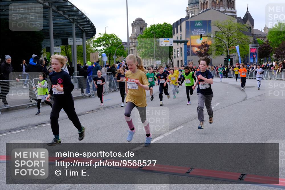 25.04.2026 - Das Zehntel Tim E. http://msf.ph/oto/9568527 25.04.2026 08:53:58 Ziel 1048, 1693, 1783, 1784, 1790, 1796, 1830, 1841, 1842, 2208, 2422, 2481, 2801, 2944, 2954, 3015, 3039, 3046, 3077, 3082, 3083, 3109, 3119, 3142, 3172, 3192, 3392, 3537, 3589, 3629, 3634, 3667, 3669, 3676, 3719, 3840, 3842 meine-sportfotos.de