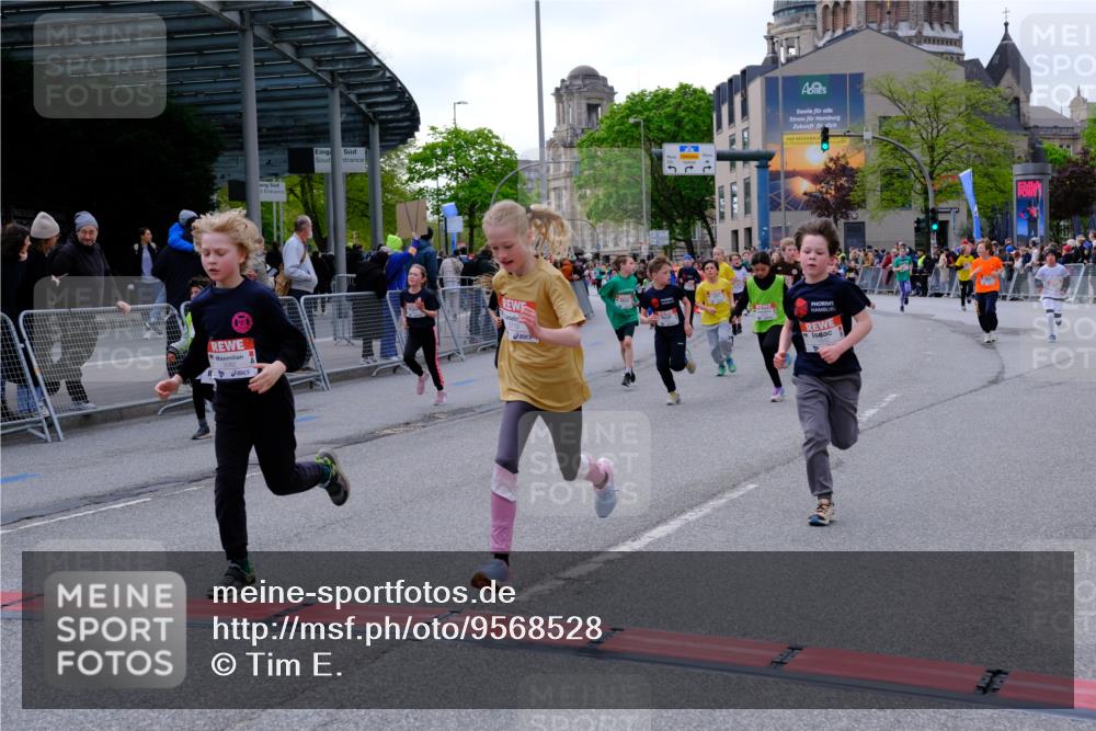 25.04.2026 - Das Zehntel Tim E. http://msf.ph/oto/9568528 25.04.2026 08:53:58 Ziel 1048, 1693, 1783, 1784, 1790, 1796, 1830, 1841, 1842, 2208, 2422, 2481, 2801, 2944, 2954, 3015, 3039, 3046, 3077, 3082, 3083, 3109, 3119, 3142, 3172, 3192, 3392, 3537, 3589, 3629, 3634, 3667, 3669, 3676, 3719, 3840, 3842 meine-sportfotos.de