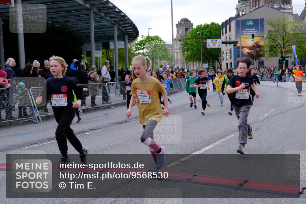 25.04.2026 - Das Zehntel Tim E. http://msf.ph/oto/9568530 25.04.2026 08:53:58 Ziel 1048, 1693, 1783, 1784, 1790, 1796, 1830, 1841, 1842, 2208, 2422, 2481, 2801, 2944, 2954, 3015, 3039, 3046, 3077, 3082, 3083, 3109, 3119, 3142, 3172, 3192, 3392, 3537, 3589, 3629, 3634, 3667, 3669, 3676, 3719, 3840, 3842 meine-sportfotos.de