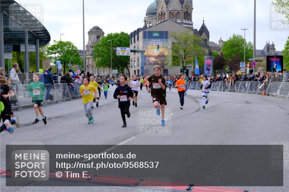 25.04.2026 - Das Zehntel Tim E. http://msf.ph/oto/9568537 25.04.2026 08:54:00 Ziel 1048, 1783, 1784, 1790, 1796, 1830, 1841, 1842, 2208, 2422, 2770, 2801, 2944, 3015, 3039, 3046, 3077, 3082, 3083, 3109, 3119, 3142, 3172, 3192, 3392, 3537, 3589, 3667, 3669, 3676, 3719, 3840, 3842 meine-sportfotos.de