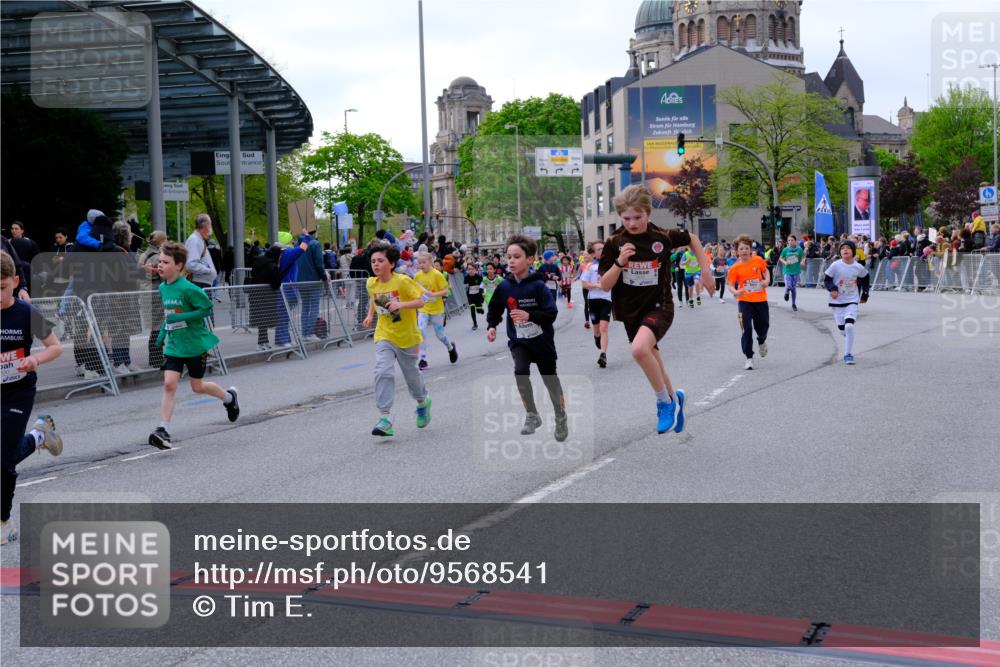 25.04.2026 - Das Zehntel Tim E. http://msf.ph/oto/9568541 25.04.2026 08:54:00 Ziel 1048, 1783, 1784, 1790, 1796, 1830, 1841, 1842, 2208, 2422, 2770, 2801, 2944, 3015, 3039, 3046, 3077, 3082, 3083, 3109, 3119, 3142, 3172, 3192, 3392, 3537, 3589, 3667, 3669, 3676, 3719, 3840, 3842 meine-sportfotos.de