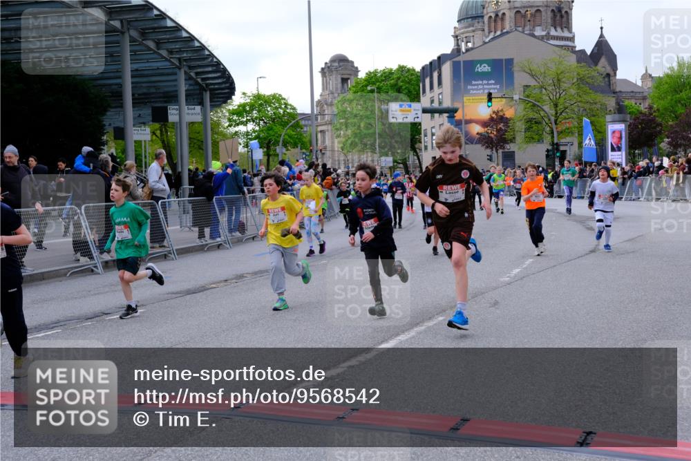25.04.2026 - Das Zehntel Tim E. http://msf.ph/oto/9568542 25.04.2026 08:54:00 Ziel 1048, 1783, 1784, 1790, 1796, 1830, 1841, 1842, 2208, 2422, 2770, 2801, 2944, 3015, 3039, 3046, 3077, 3082, 3083, 3109, 3119, 3142, 3172, 3192, 3392, 3537, 3589, 3667, 3669, 3676, 3719, 3840, 3842 meine-sportfotos.de