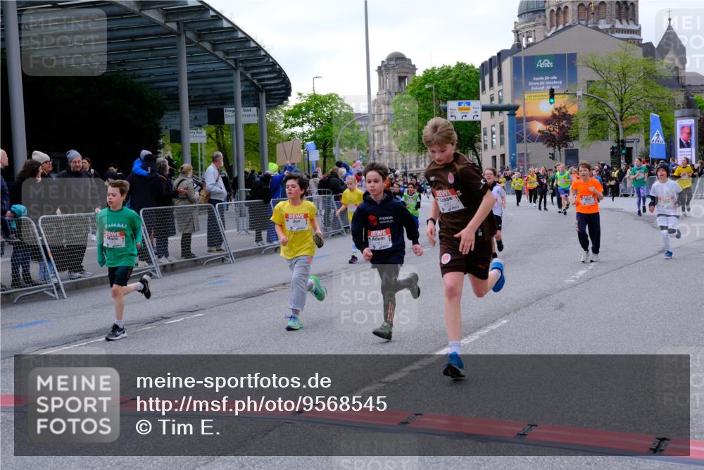 25.04.2026 - Das Zehntel Tim E. http://msf.ph/oto/9568545 25.04.2026 08:54:01 Ziel 1048, 1407, 1653, 1783, 1784, 1790, 1796, 1830, 1841, 1842, 1985, 2208, 2422, 2770, 2801, 2944, 3039, 3046, 3077, 3082, 3083, 3109, 3119, 3142, 3172, 3192, 3392, 3537, 3589, 3667, 3669, 3676, 3719, 3840, 3842 meine-sportfotos.de
