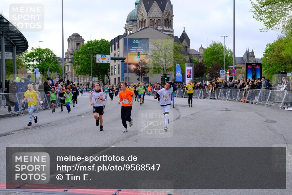 25.04.2026 - Das Zehntel Tim E. http://msf.ph/oto/9568547 25.04.2026 08:54:02 Ziel 1048, 1407, 1438, 1653, 1796, 1830, 1841, 1842, 1985, 2422, 2521, 2770, 2801, 2944, 3039, 3046, 3077, 3082, 3083, 3088, 3109, 3119, 3142, 3172, 3192, 3217, 3392, 3537, 3589, 3676, 3719, 3840, 3842, 3990 meine-sportfotos.de