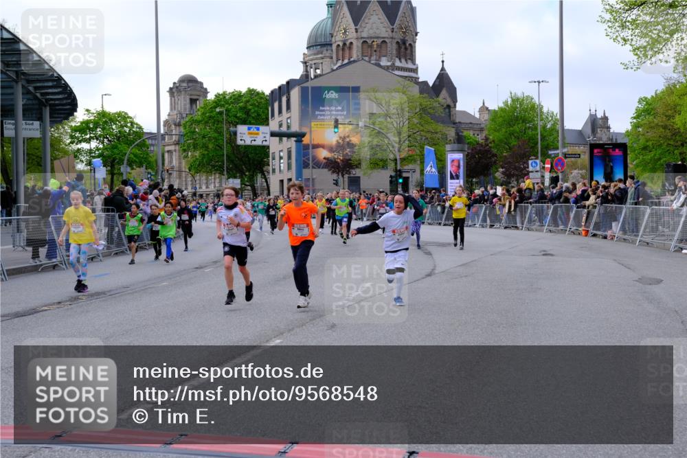 25.04.2026 - Das Zehntel Tim E. http://msf.ph/oto/9568548 25.04.2026 08:54:02 Ziel 1048, 1407, 1438, 1653, 1796, 1830, 1841, 1842, 1985, 2422, 2521, 2770, 2801, 2944, 3039, 3046, 3077, 3082, 3083, 3088, 3109, 3119, 3142, 3172, 3192, 3217, 3392, 3537, 3589, 3676, 3719, 3840, 3842, 3990 meine-sportfotos.de