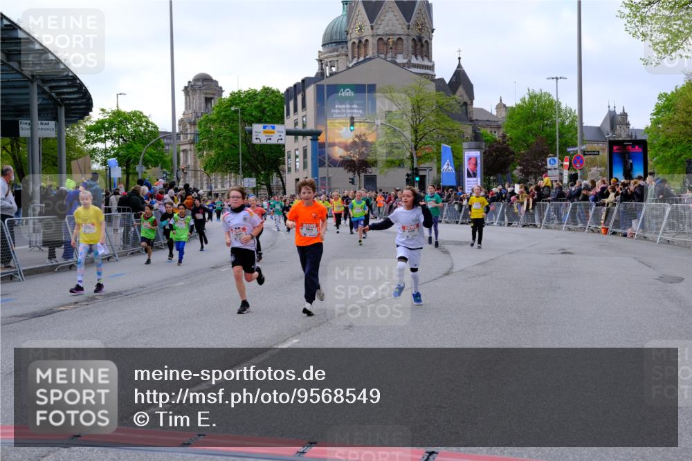 25.04.2026 - Das Zehntel Tim E. http://msf.ph/oto/9568549 25.04.2026 08:54:02 Ziel 1048, 1407, 1438, 1653, 1796, 1830, 1841, 1842, 1985, 2422, 2521, 2770, 2801, 2944, 3039, 3046, 3077, 3082, 3083, 3088, 3109, 3119, 3142, 3172, 3192, 3217, 3392, 3537, 3589, 3676, 3719, 3840, 3842, 3990 meine-sportfotos.de