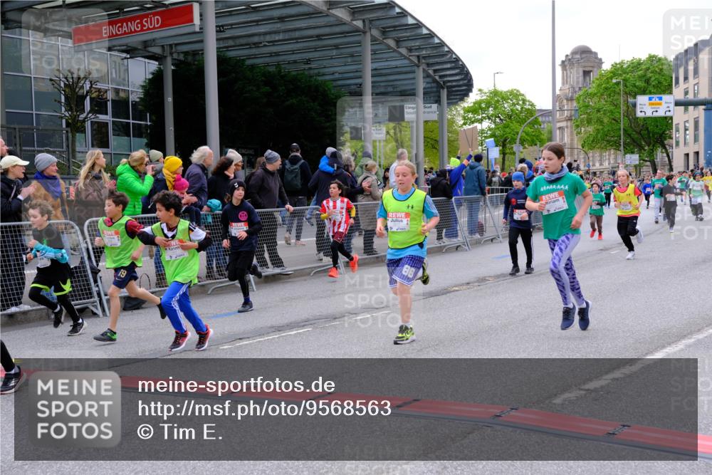 25.04.2026 - Das Zehntel Tim E. http://msf.ph/oto/9568563 25.04.2026 08:54:06 Ziel 1048, 1407, 1438, 1653, 1772, 1787, 1830, 1841, 1872, 1985, 1997, 2422, 2521, 2770, 2801, 3077, 3083, 3088, 3142, 3172, 3209, 3217, 3537, 3589, 3840, 3842, 3990, 4001, 4003 meine-sportfotos.de