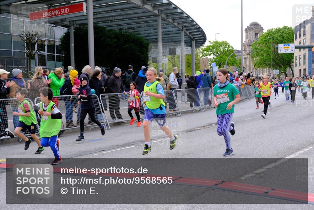 25.04.2026 - Das Zehntel Tim E. http://msf.ph/oto/9568565 25.04.2026 08:54:06 Ziel 1048, 1407, 1438, 1653, 1772, 1787, 1830, 1841, 1872, 1985, 1997, 2422, 2521, 2770, 2801, 3077, 3083, 3088, 3142, 3172, 3209, 3217, 3537, 3589, 3840, 3842, 3990, 4001, 4003 meine-sportfotos.de