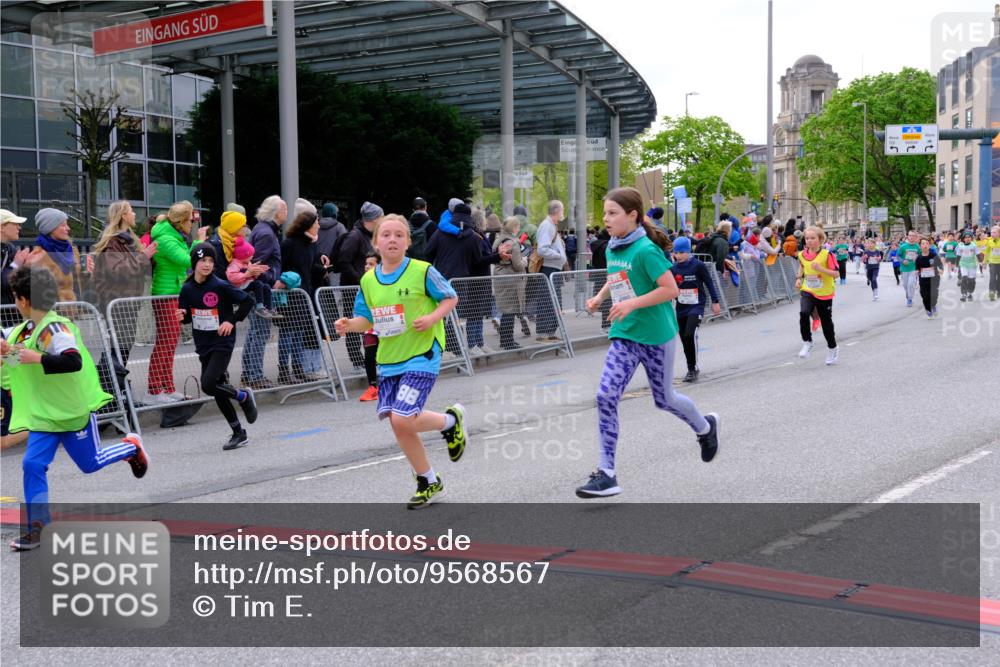 25.04.2026 - Das Zehntel Tim E. http://msf.ph/oto/9568567 25.04.2026 08:54:07 Ziel 1048, 1301, 1407, 1438, 1653, 1772, 1787, 1830, 1841, 1872, 1985, 1997, 2408, 2422, 2521, 2770, 2801, 3077, 3083, 3088, 3142, 3172, 3209, 3217, 3505, 3537, 3589, 3630, 3840, 3842, 3990, 4001, 4003 meine-sportfotos.de