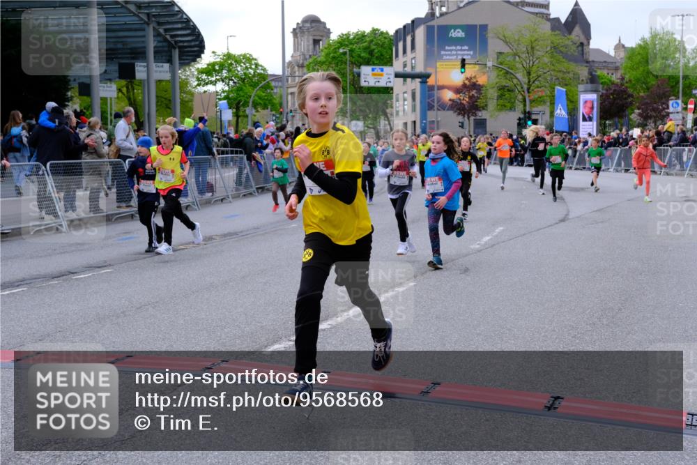 25.04.2026 - Das Zehntel Tim E. http://msf.ph/oto/9568568 25.04.2026 08:54:08 Ziel 1048, 1301, 1407, 1438, 1653, 1697, 1772, 1787, 1841, 1872, 1985, 1997, 2408, 2422, 2519, 2521, 2770, 2801, 3088, 3142, 3209, 3217, 3505, 3537, 3589, 3614, 3630, 3840, 3842, 3990, 4001, 4003 meine-sportfotos.de